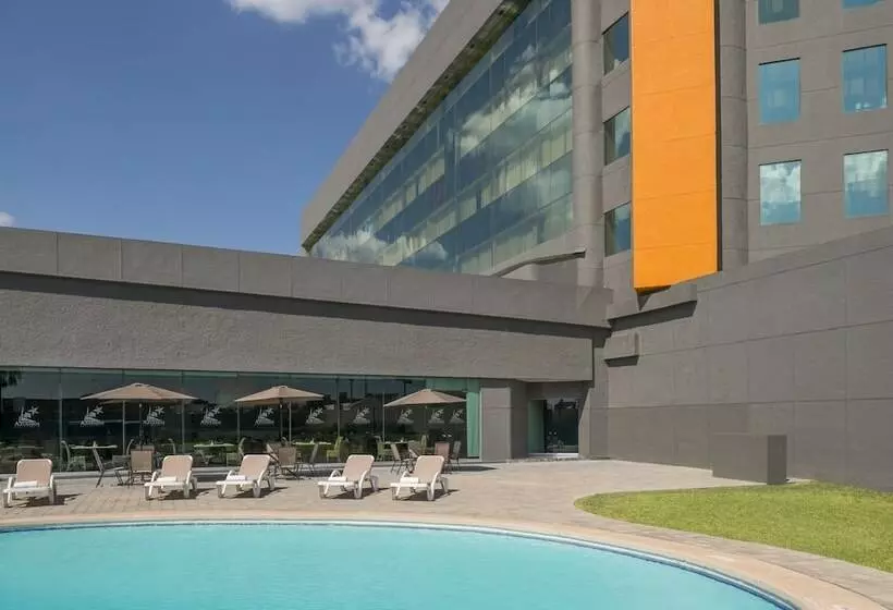 בית מלון כפרי Real Inn Nuevo Laredo