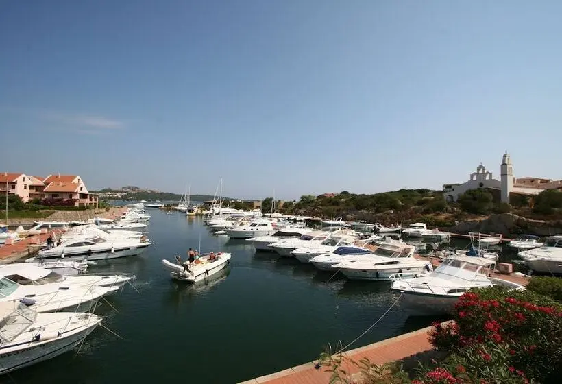 هتل Residence Le Corti Di Marinella