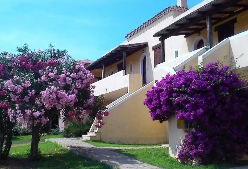 هتل Residence Le Corti Di Marinella