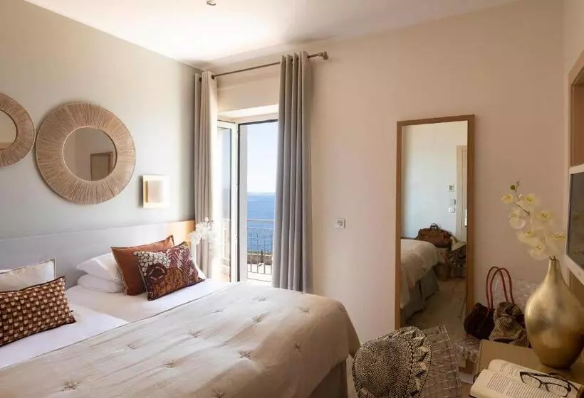 Отель Santateresa