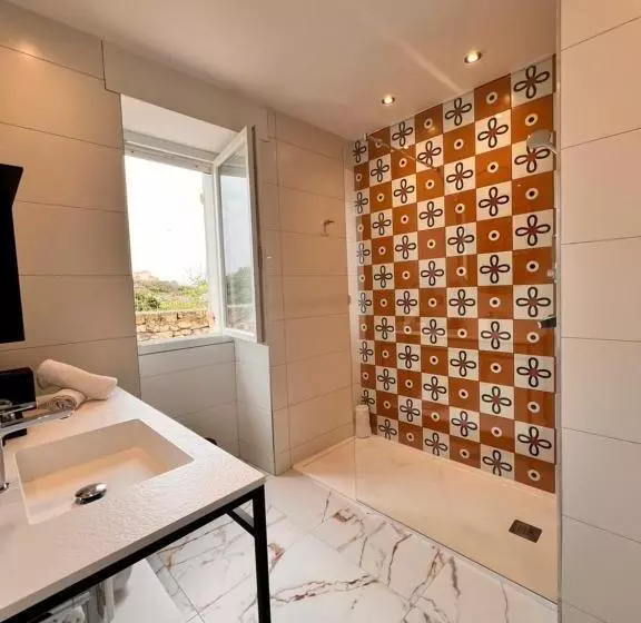 Отель Santateresa