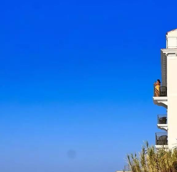 Отель Santateresa