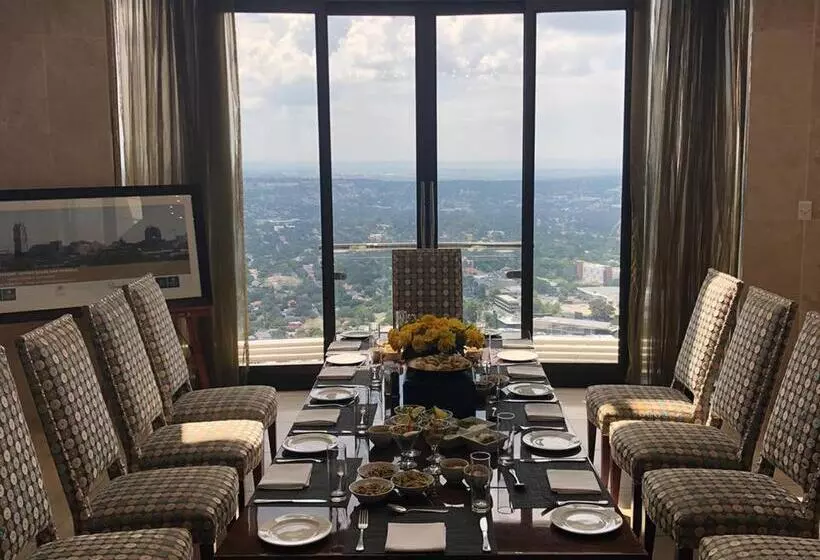 ホテル The Michelangelo Towers