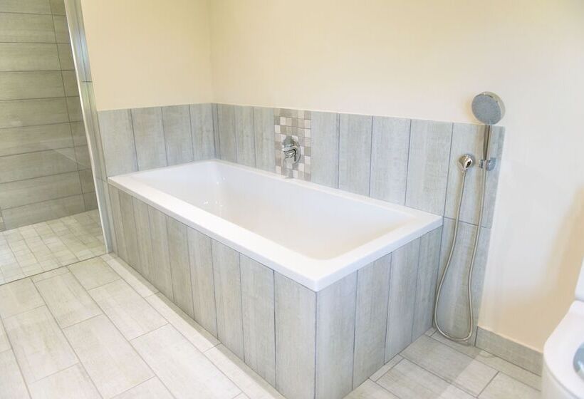 Whalesong Hotel & Spa