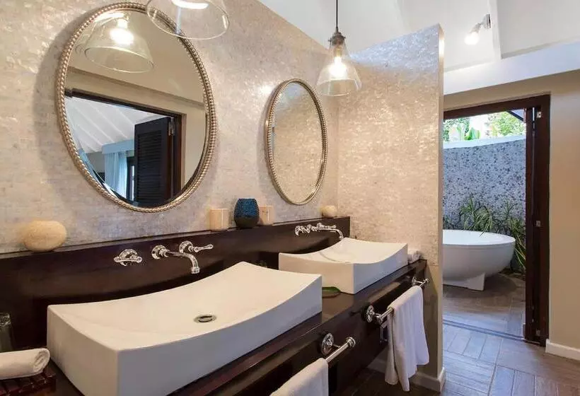 Warwick Le Lagon Resort & Spa, Vanuatu