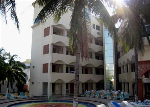 Costa Sol Hotel & Villas