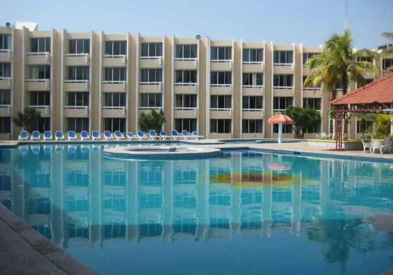 Costa Sol Hotel & Villas