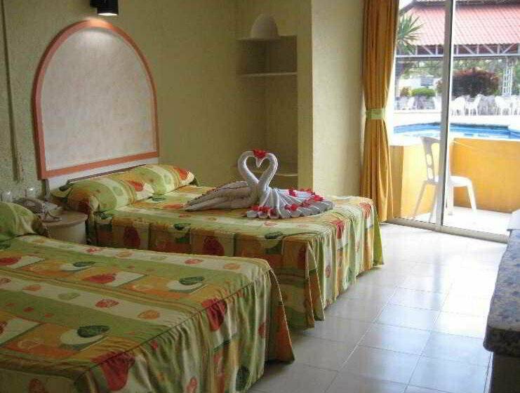 Costa Sol Hotel & Villas