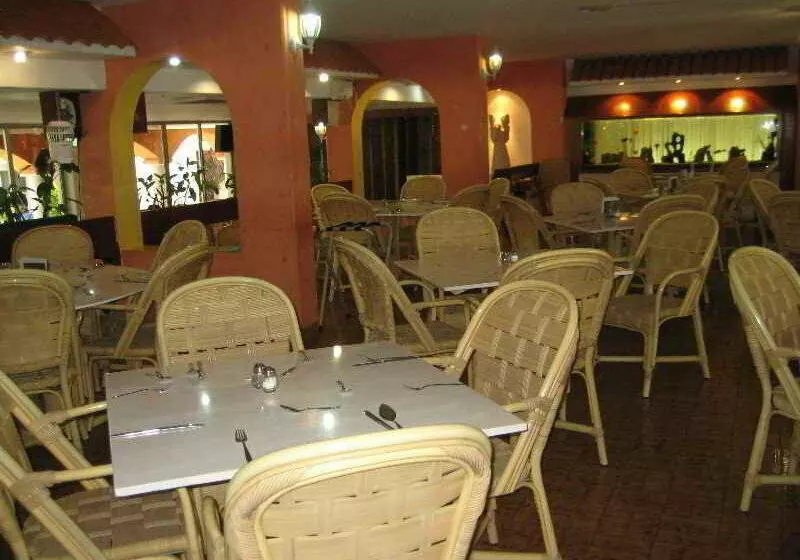 Costa Sol Hotel & Villas