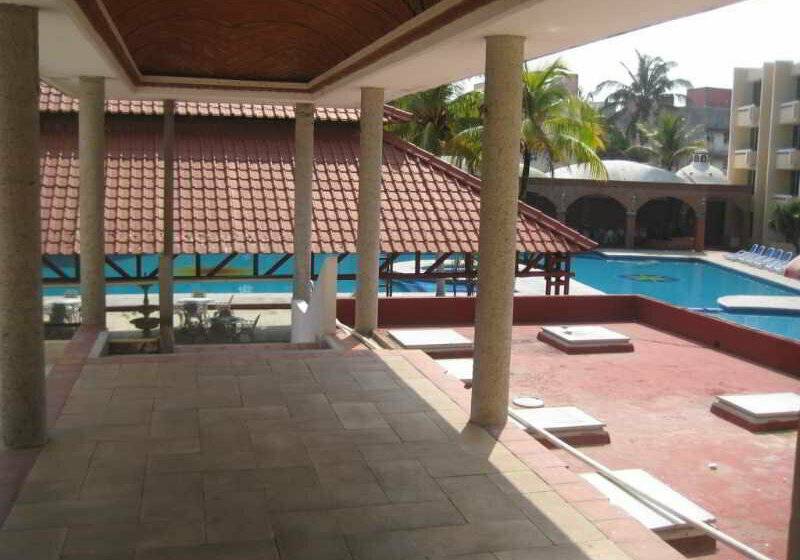 Costa Sol Hotel & Villas