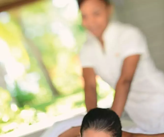 هتل Ambre Adults Only