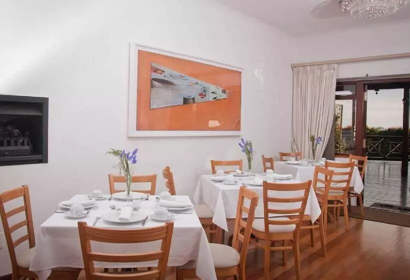 ホテル At Winkfield House