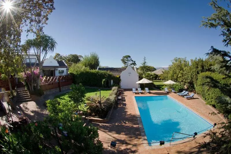 ホテル At Winkfield House