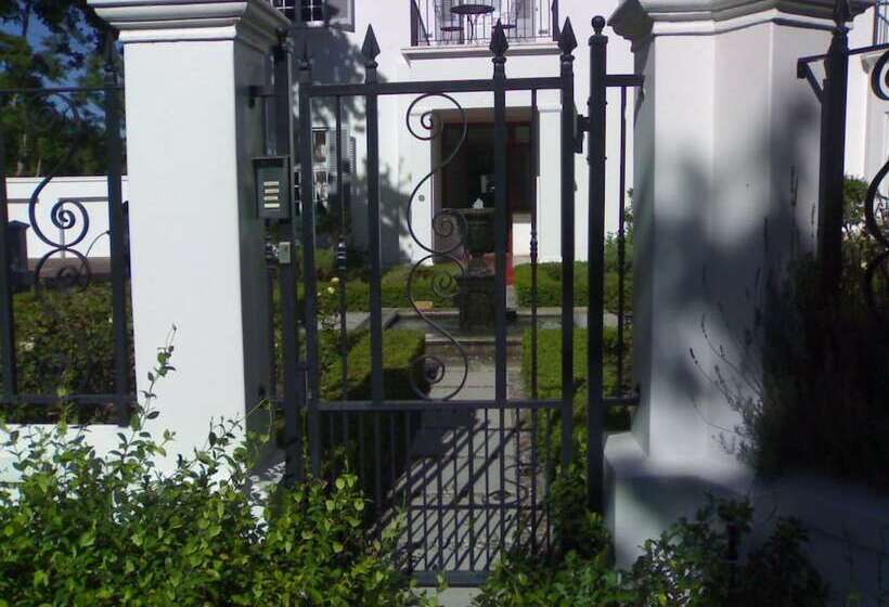 בית מלון כפרי Beauclair Guest Cottage