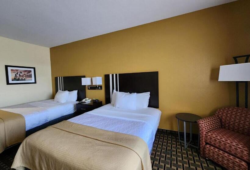 هتل Days Inn & Suites By Wyndham Sam Houston Tollway