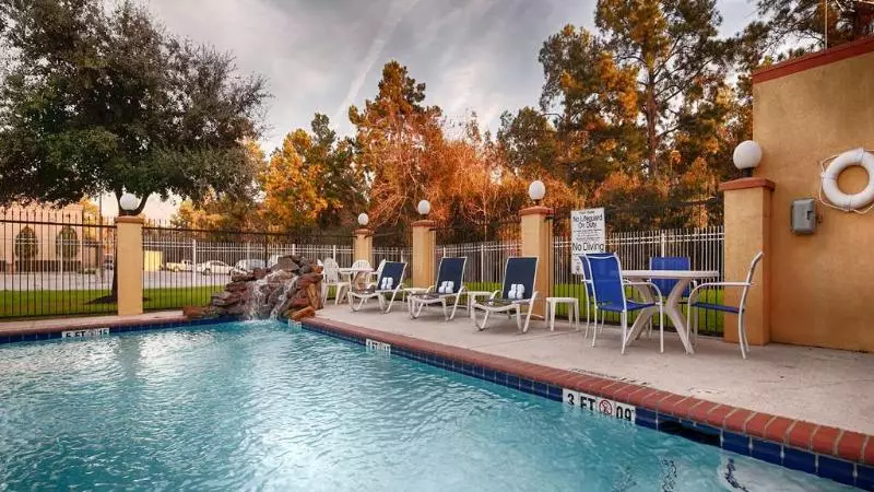 فندق Days Inn & Suites By Wyndham Sam Houston Tollway