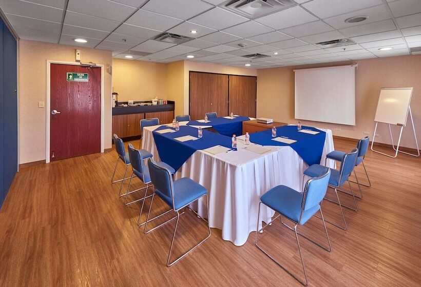 בית מלון כפרי City Express By Marriott Tuxtla Gutiérrez