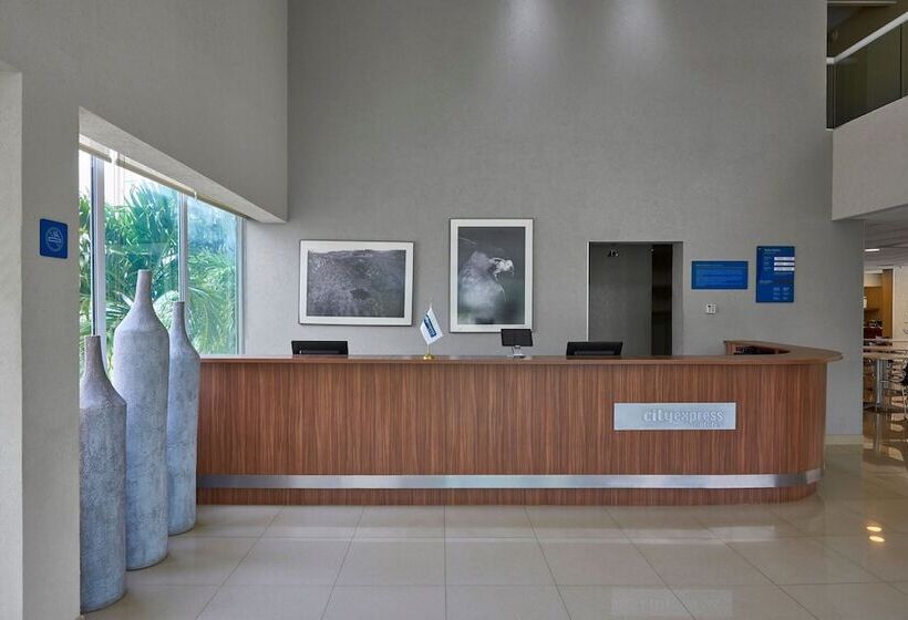 בית מלון כפרי City Express By Marriott Tuxtla Gutiérrez