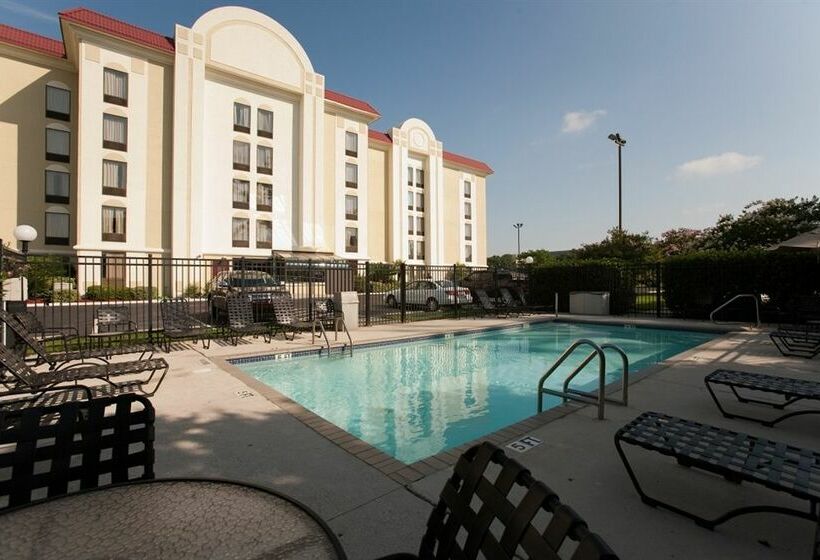 فندق Comfort Suites University