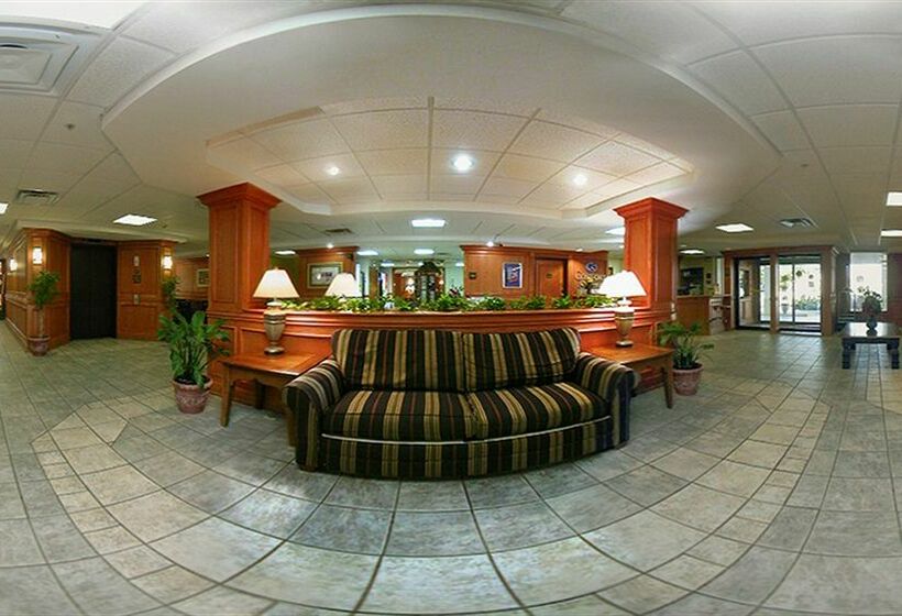 فندق Comfort Suites University