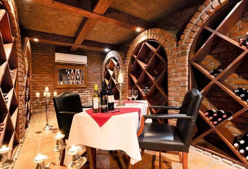 هتل Epacha Game Lodge & Spa