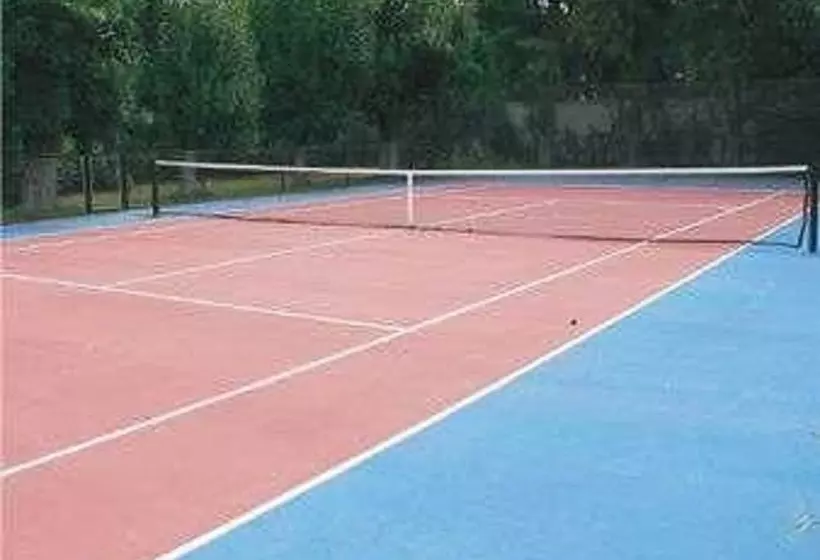 Otel Howard Johnson Pilar Resort Spa & Convention Center