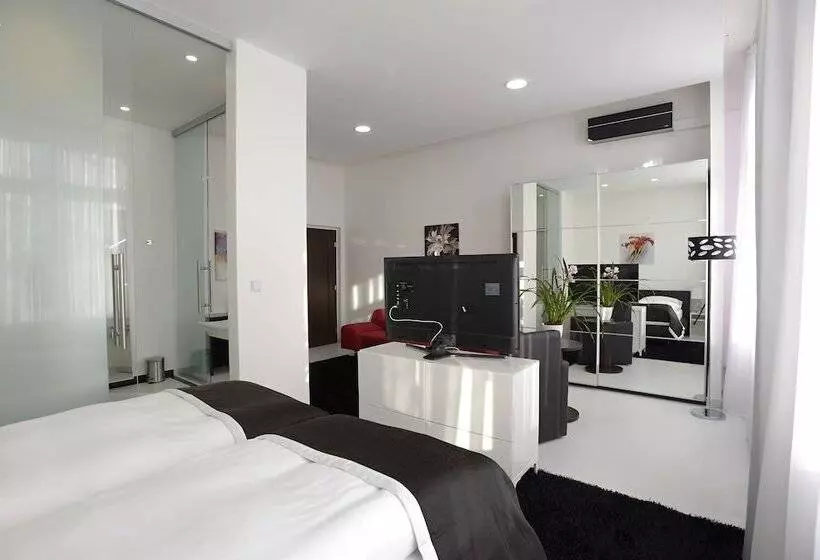 هتل Pension Jana Domov Mládeže