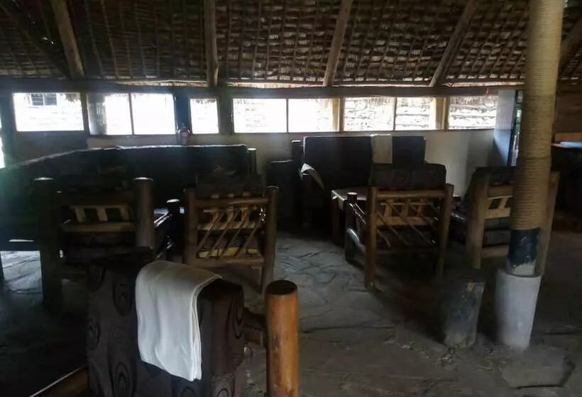 Отель L Oasis Lodge & Restaurant