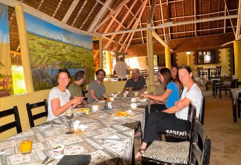 Отель L Oasis Lodge & Restaurant