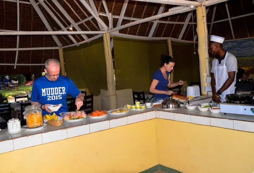 Отель L Oasis Lodge & Restaurant