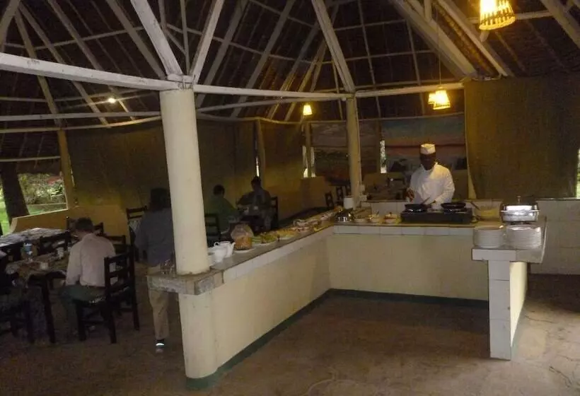 Отель L Oasis Lodge & Restaurant