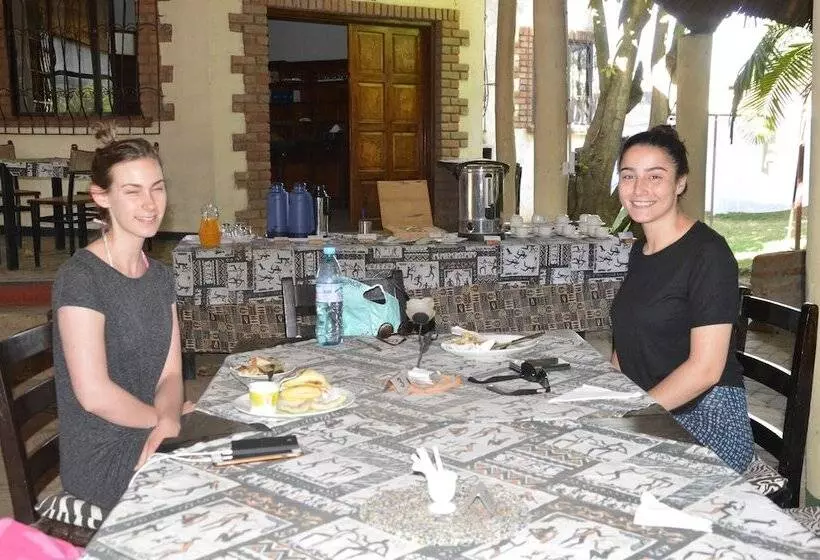 Отель L Oasis Lodge & Restaurant