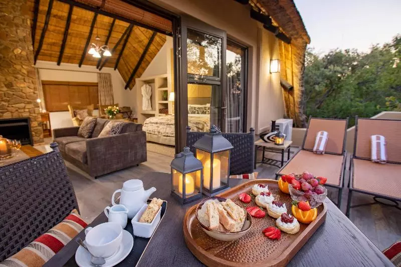 Отель Mabula Game Lodge