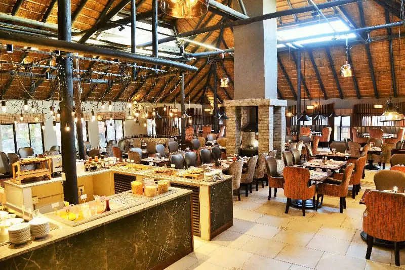 Отель Mabula Game Lodge