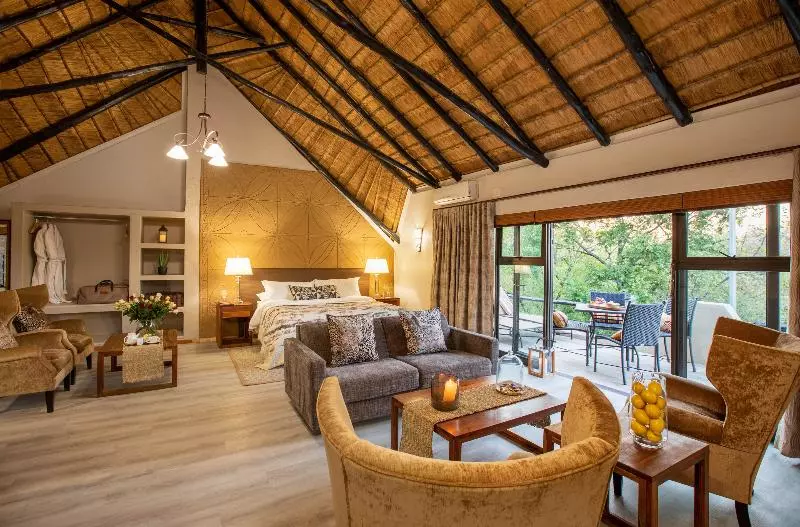 Отель Mabula Game Lodge