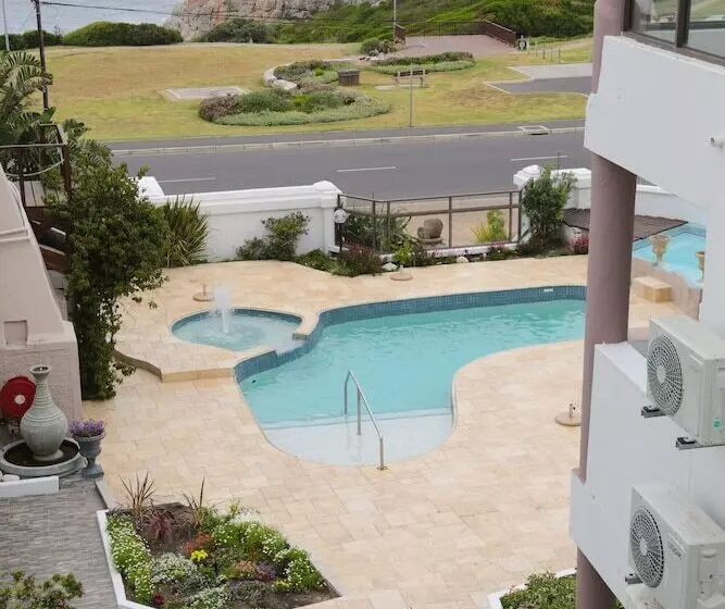 Отель Misty Waves Boutique