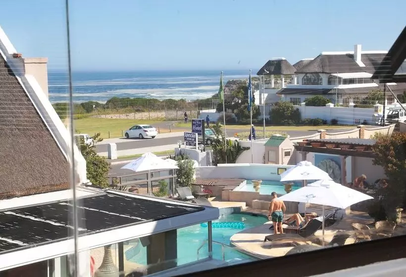 Отель Misty Waves Boutique