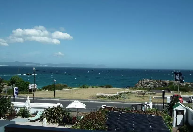 Отель Misty Waves Boutique