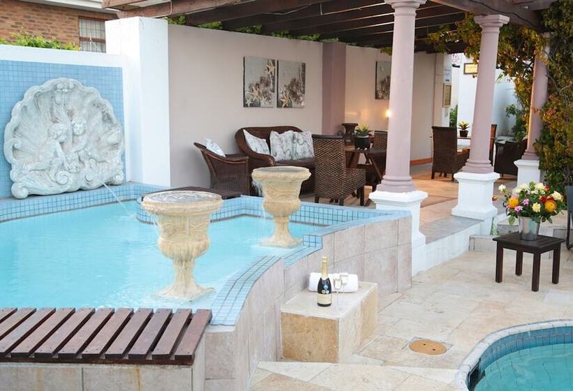 فندق Misty Waves Boutique