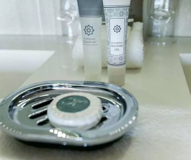 Отель Misty Waves Boutique