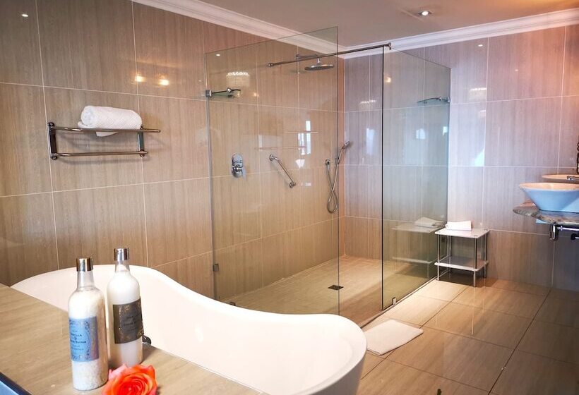 فندق Misty Waves Boutique