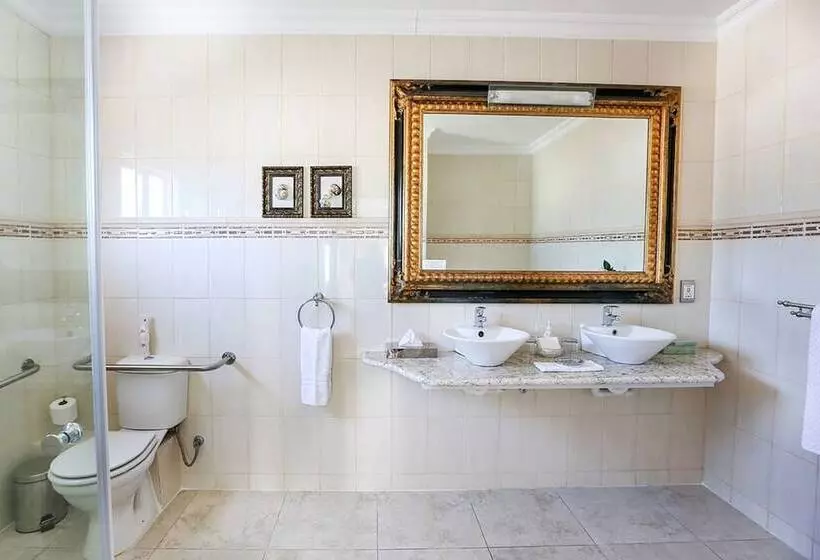 Отель Misty Waves Boutique