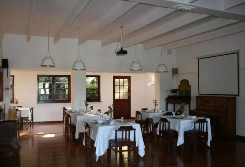 Отель Somerset Guest Lodge   Western Cape