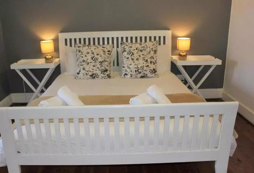 Отель Somerset Guest Lodge   Western Cape