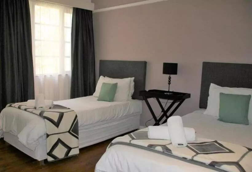 Отель Somerset Guest Lodge   Western Cape