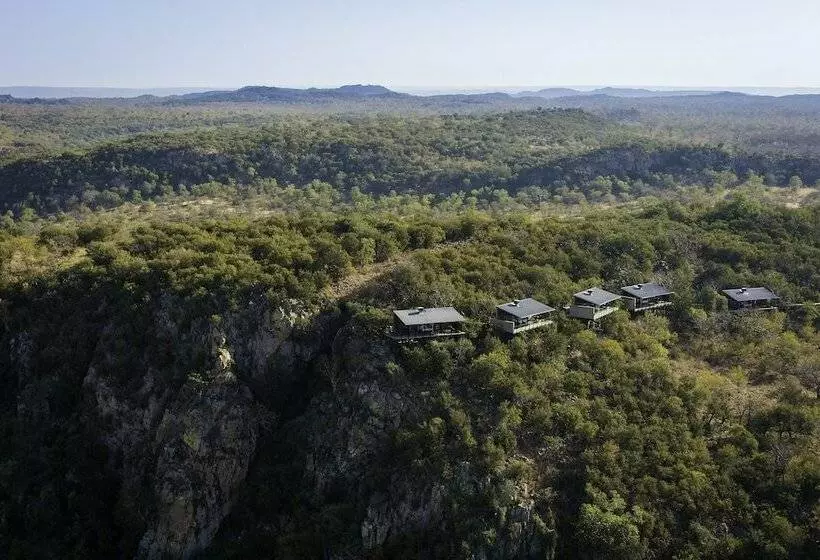 Hotel The Outpost & Pel S Post