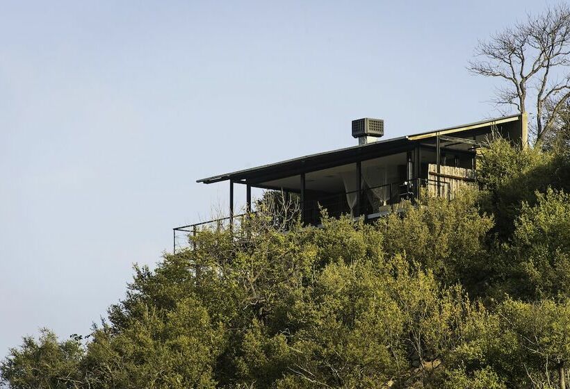 Hotel The Outpost & Pel S Post