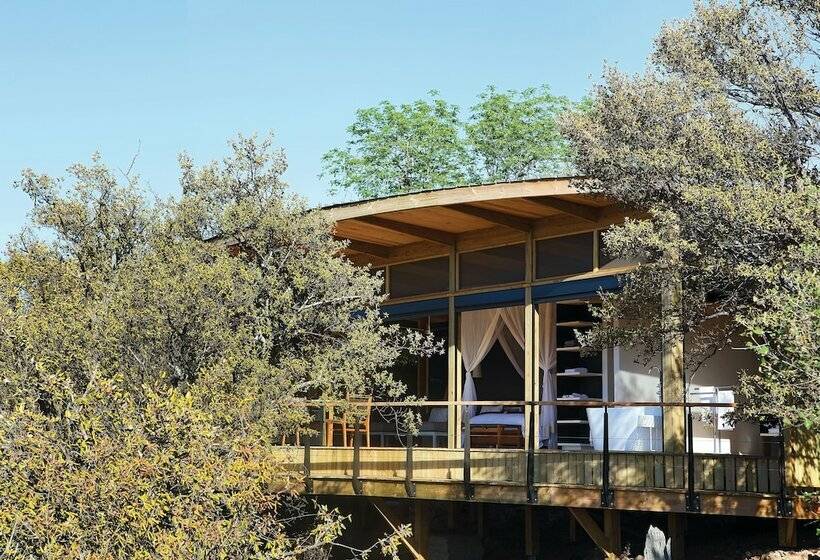 Hotel The Outpost & Pel S Post