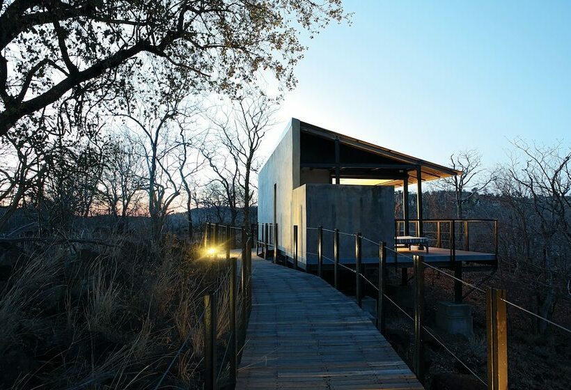 Hotel The Outpost & Pel S Post