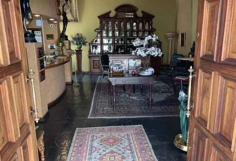 בית מלון כפרי Whistletree Manor Boutique